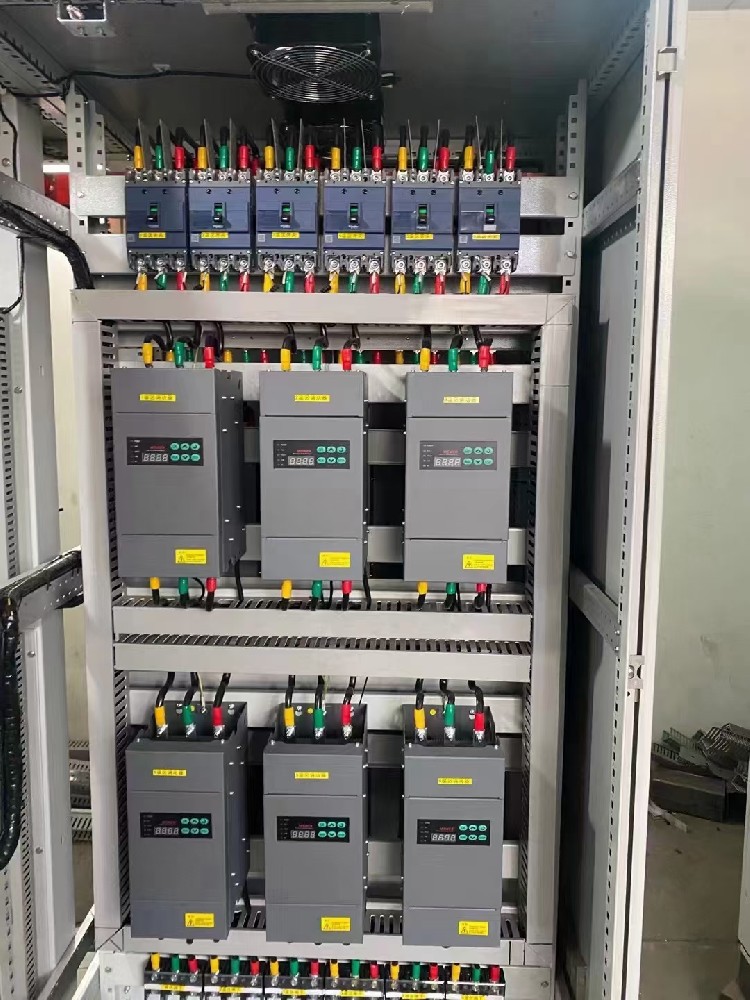 电力调整器可能接受的最大过载电流是几多？过载；さ拇シ⒒焓窃趺吹？