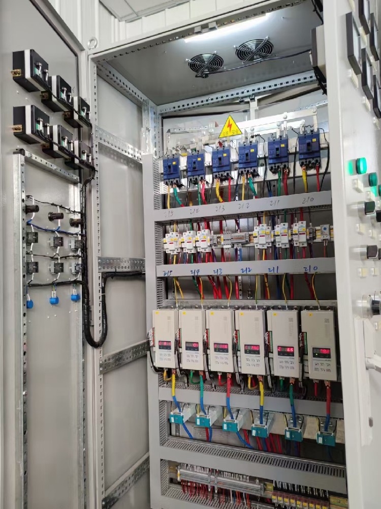 揭秘工业温控黑科技：若何实现设备 0 误差精准运行？