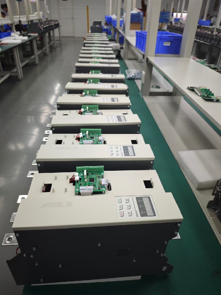 测温 VS 控温：工业温控领域的 “双生花”，谁更沉要？